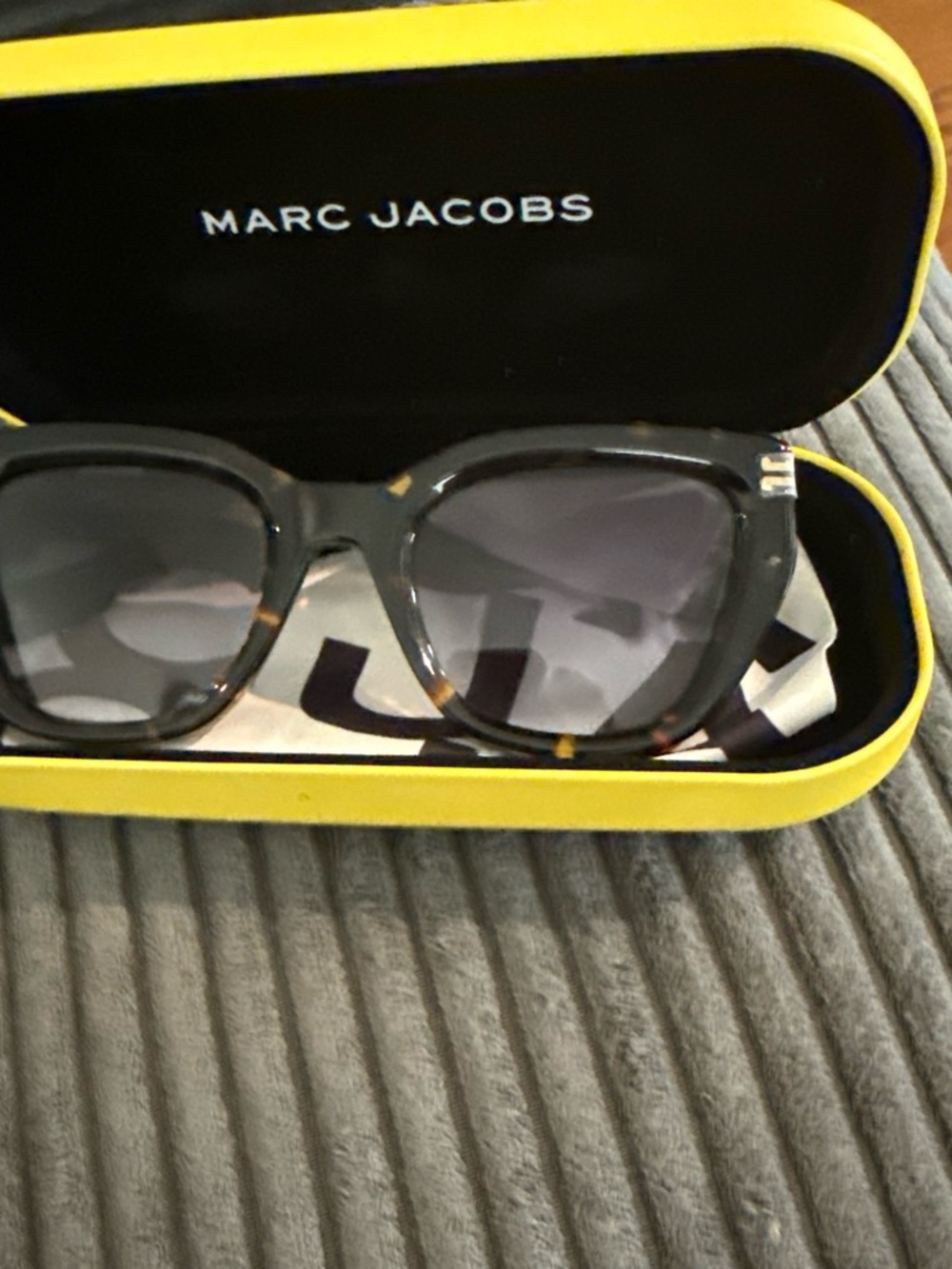 Marc Jacobs Tortoiseshell Cat-Eye Sunglasses with Gray lenses gently used